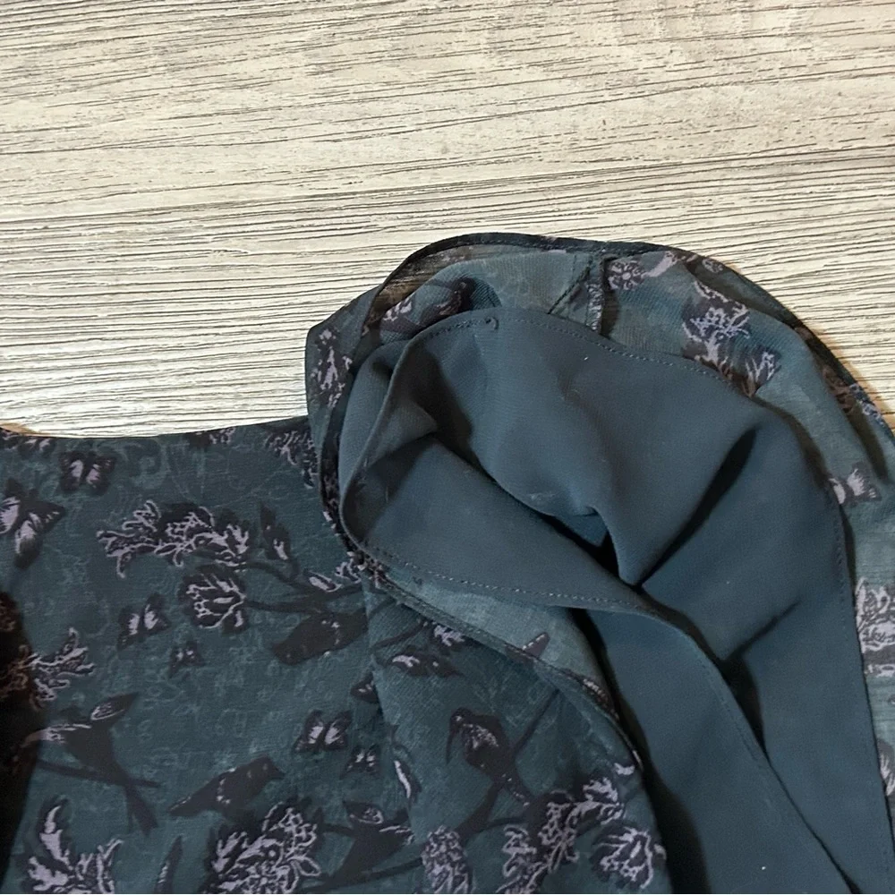 CAbi Sleeveless Floral Blouse With Frayed Hem. Lined. - Picture 5 of 8